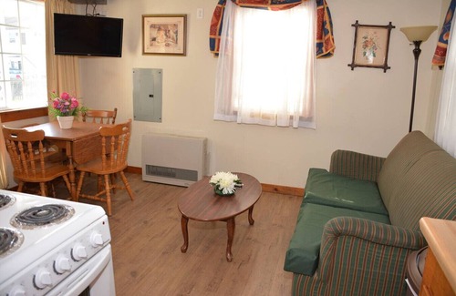 Old Orchard Beach Apartment | Little Miss Cottages - One Bedroom Cottage - 3