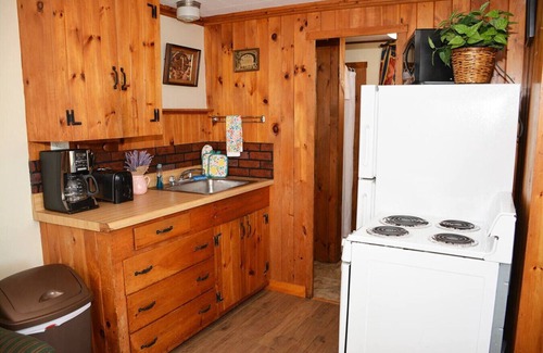 Old Orchard Beach Apartment | Little Miss Cottages - One Bedroom Cottage - 3