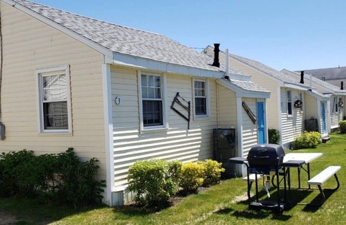 Old Orchard Beach Apartment | Little Miss Cottages - Studio