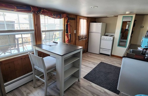 Old Orchard Beach Apartment | Little Miss Cottages - Studio - 11