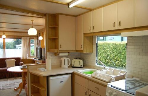 Bryn-crug House | Little Oak Place Caravan A26 at The Woodlands