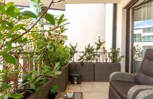 Csarnok negyed Apartment | Little Pearl in the City w AC by NW