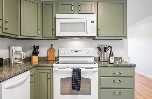 Fairview House | Little Pisgah Sunrise by AvantStay | Mountain View