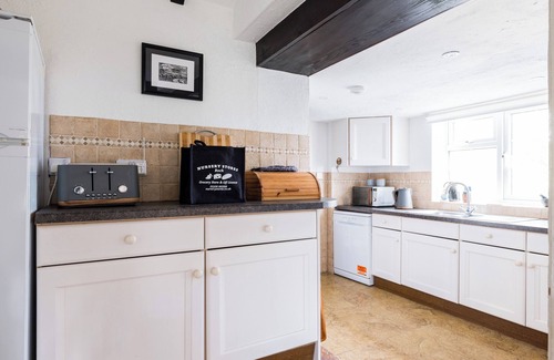 Wadebridge Cottage | LITTLE PITYME, pet friendly, character holiday cottage in Rock