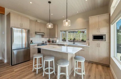 Central Okanagan House | Little Quail Guest House
