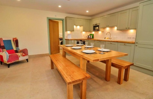 Little Rissington House | Little Rissington - Barn Two by Interhome