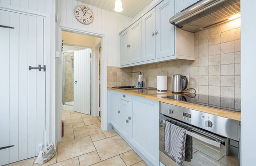 Haverfordwest Cottage | Little Rogeston Cottage, Holiday Cottage Near Nolton Haven, Sleeps 2, 1 bedrooms, bathrooms