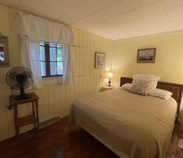 Sebago Villa | LITTLE SANDY-LIMIT 8 cottage
