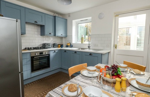 Weymouth House | LITTLE TERN, pet friendly, with a garden in Brewers Quay Harbour
