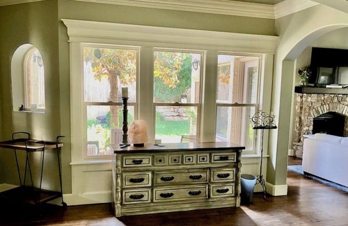 South Tulsa House | LIV Golf Course <3 mi from custom 4BR, theater, office, chef’s kitchen &studio