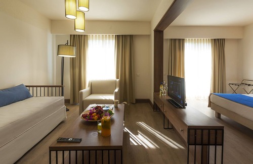 Akyarlar Hotel | Liv Hotel By Bellazure