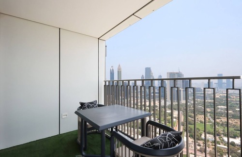 Za'abeel 2 Apartment | Livbnb-3BR Suite next to Dubai Mall with Burj View