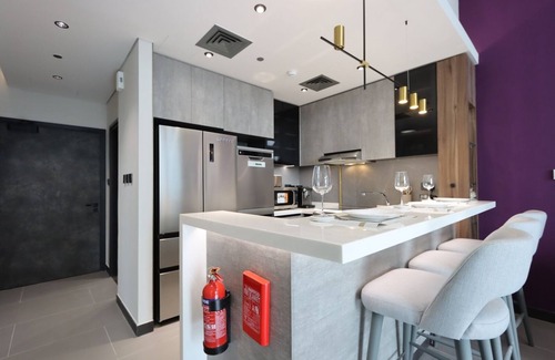 Jumeirah Lake Towers Apartment | Livbnb-Embrace Luxury and Comfort in Prime 1BR,JLT