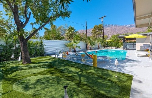 Palm Springs House | Live The Life Of Leisure - In The Glamourous Movie Colony!