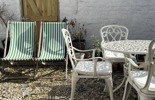 Liverpool House | Liverpool Coco House | Stylish 3-Bed Near Lark Lane & Sefton Park | Free Parking
