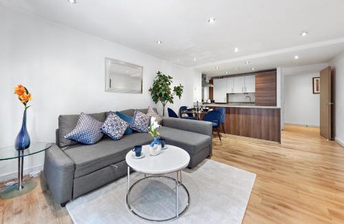 Spitalfields Apartment | Liverpool Street Retreat