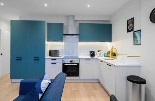 Westcliff-on-Sea Apartment | Livestay Luxury 2Bed Flat in Southend-on-Sea 1