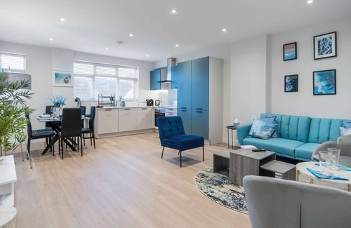 Westcliff-on-Sea Apartment | Livestay Luxury 2Bed Flat in Southend-on-Sea 1