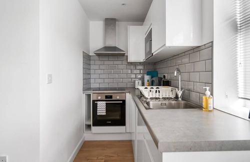 Aylesbury Apartment | Livestay Modern Two Bed Apartment in Aylesbury14