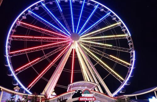 Gatlinburg House | Living The Dream, Mtn Views, Theater Room, 685 FREE tickets each paid day!