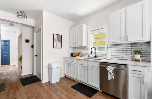 Columbus Apartment | Livingston Lounge - Modern, Convenient, 2BR