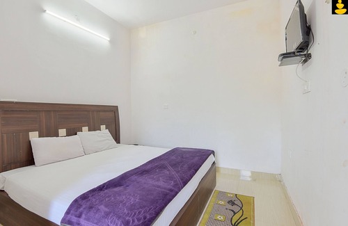 Jhajra Hotel | Livingstone The Village Hotel Dehradun Standard Room for Group