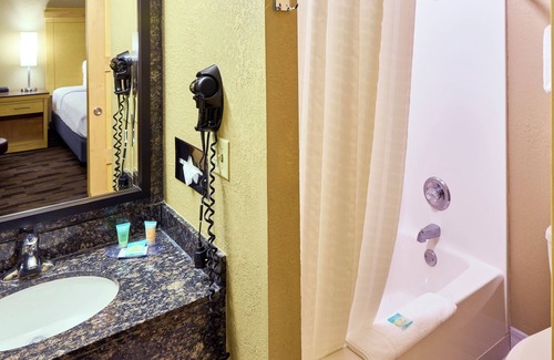 Burnsville Hotel | LivINN Hotel Minneapolis South/Burnsville