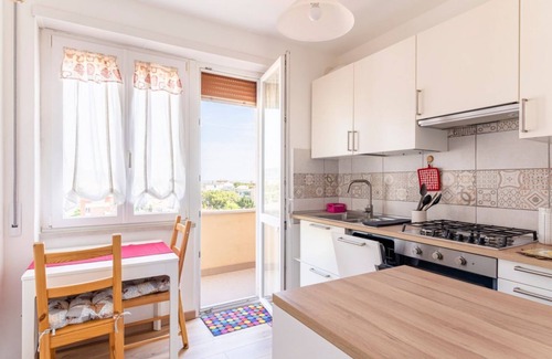 Livorno Apartment | Livorno - Sea View Apartment with Parking!