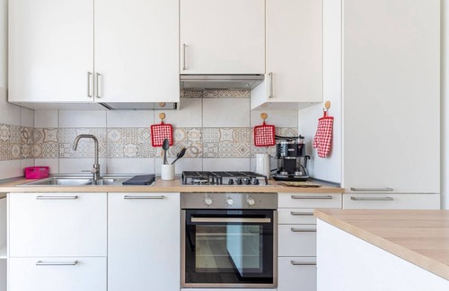 Livorno Apartment | Livorno - Sea View Apartment with Parking!