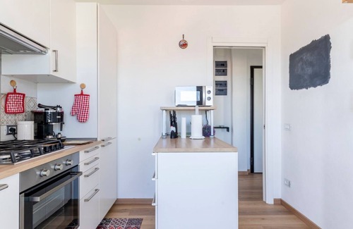 Livorno Apartment | Livorno - Sea View Apartment with Parking!