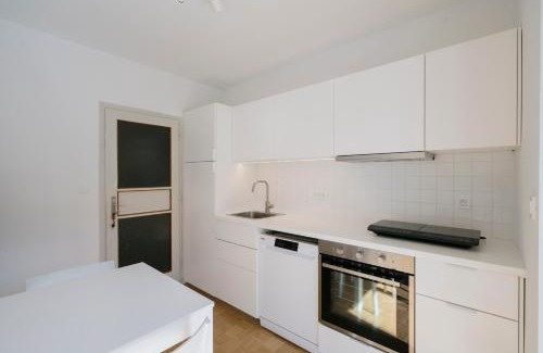 Bezigrad District House | Ljubljana C17 4-Bedroom Private Row House with Garden and Parking