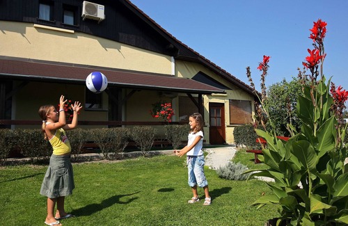 Medvode House | Ljubljana subrbs-Private Quad family room***, free parking, free wlan