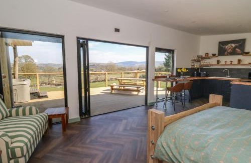 Llanddewi Ystradenny House | Llety Cariad