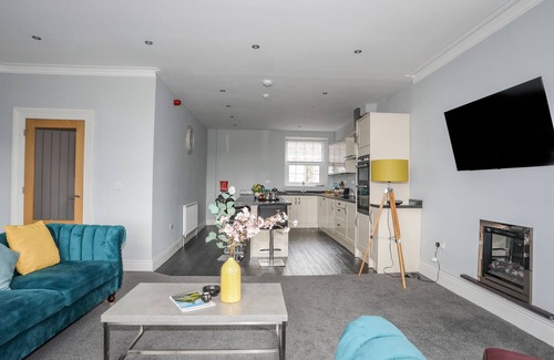 Criccieth Apartment | LLETY EDNYFED, family friendly, luxury holiday cottage in Criccieth