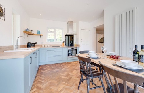 Dolgellau House | Llety Heulog - Three Bedroom House, Sleeps 6