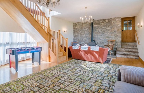 Llanwrtyd Wells House | Llety Llanwrtyd - Five Bedroom House, Sleeps 10