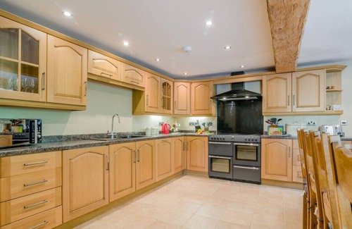 Llanwrtyd Wells House | Llety Llanwrtyd - Five Bedroom House, Sleeps 10