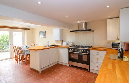 Fishguard Cottage | LLETY, pet friendly, character holiday cottage in Fishguard