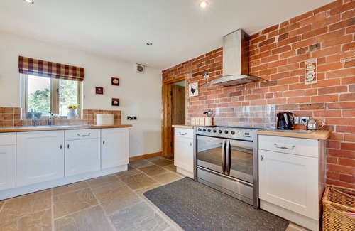 Overton-on-dee House | Llety'r Dderwen - Two Bedroom House, Sleeps 4