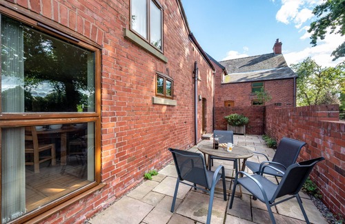 Overton-on-dee House | Llety'r Dderwen - Two Bedroom House, Sleeps 4