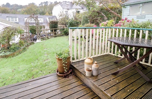 Aberystwyth Cabin | LLEWELYN LODGE, with a garden in Aberystwyth