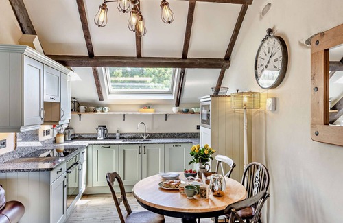 Garn Fadryn Apartment | Llofft Llyn - Two Bedroom Apartment, Sleeps 4