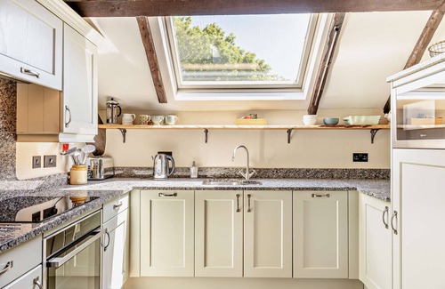 Garn Fadryn Apartment | Llofft Llyn - Two Bedroom Apartment, Sleeps 4