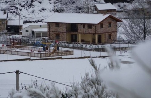San Salvador de Cantamuda House | Llosa, Complete House
