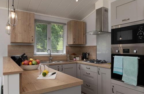 Gwynedd- Snowdonia House | Llyn Ffynnon Lodge