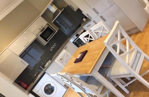 Aberystwyth Apartment | Llys yr Onnen