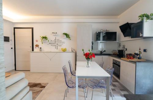 Loano Apartment | Loano-Marina Spiaggia, mare, a 5 stelle