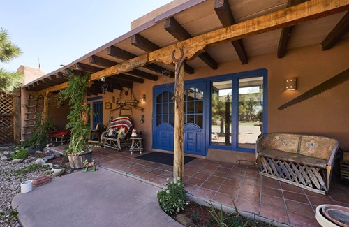 Alamedan Valley Bed & Breakfast | Loba Luna Bed & Breakfast - Charming Albuquerque B&B - Mariposa