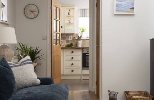 St. Mawgan Cottage | Lobbs Cottage - a cottage that sleeps 6 guests in 3 bedrooms