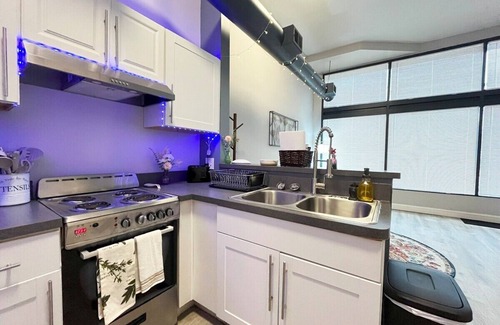 Cleveland Apartment | Local Modern Getaway - Ground Floor